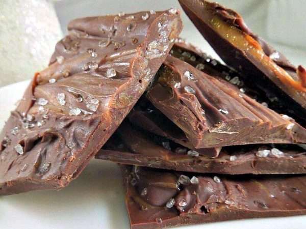 Salted Caramel Christmas Bark Recipe its so easy to make and so much better than peppermint bark, my friends raved about it when I made it!
